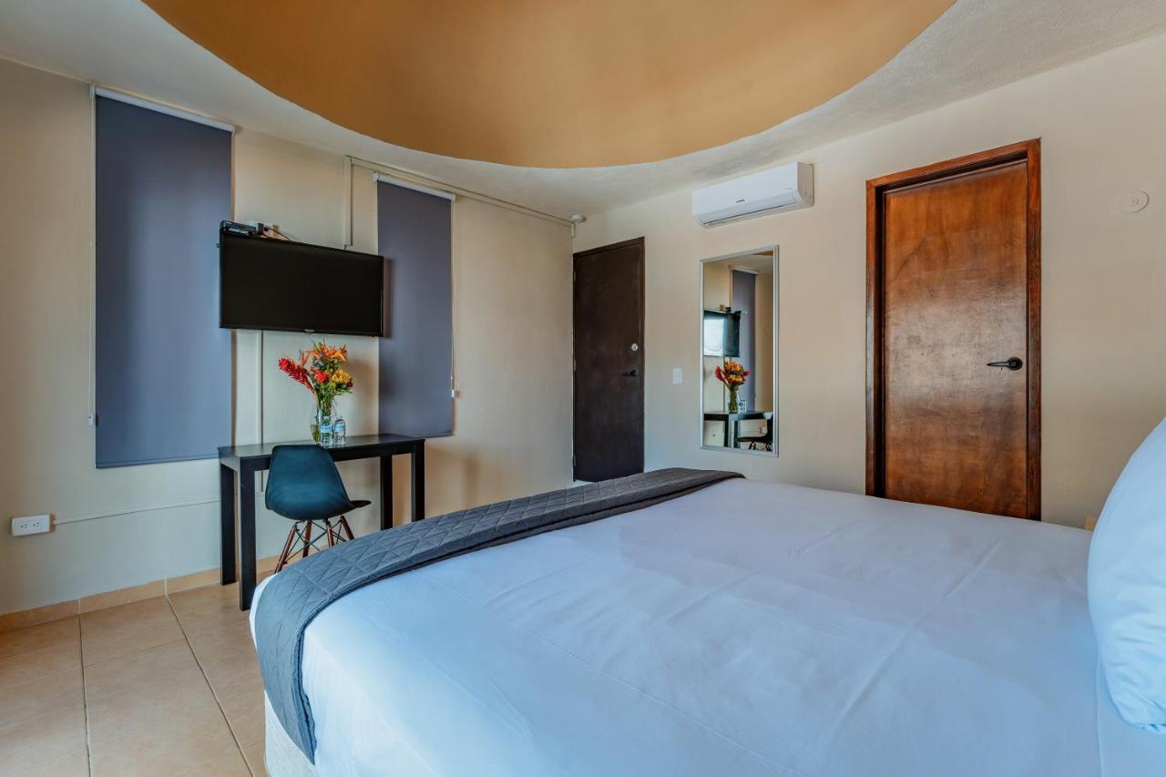 Hotel Brisas 5A Av, Playa Del Carmen Exterior photo
